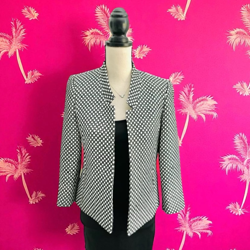 Women’s Jones Studio Black & White Patterned Blazer Size: 4